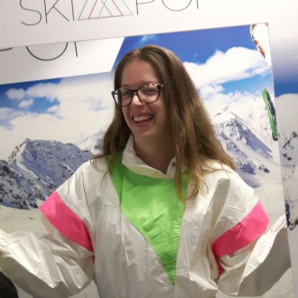 Meet your Posher, Emilene - Picture 1 of 1